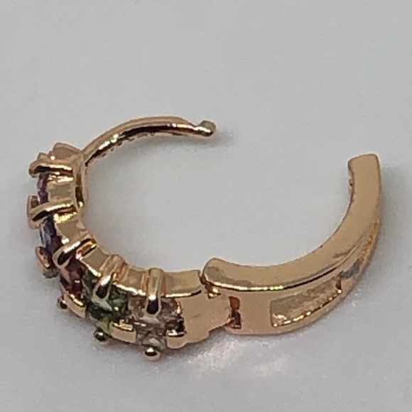 Earrings gold multi color crystal hoop earrings - Picture 5 of 6